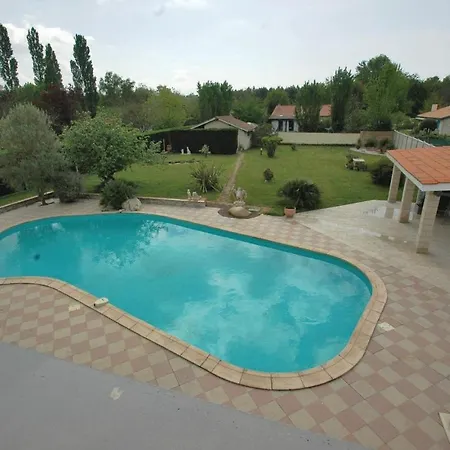 Vakantiehuis Amazing In Saint-Vivien-de-Médoc